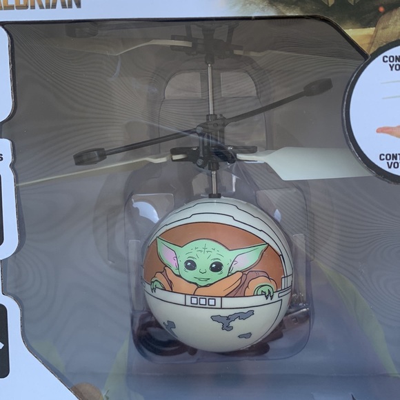 Star Wars Mandalorian The Child Motion Sensing Helicopter Toy - Picture 4 of 6